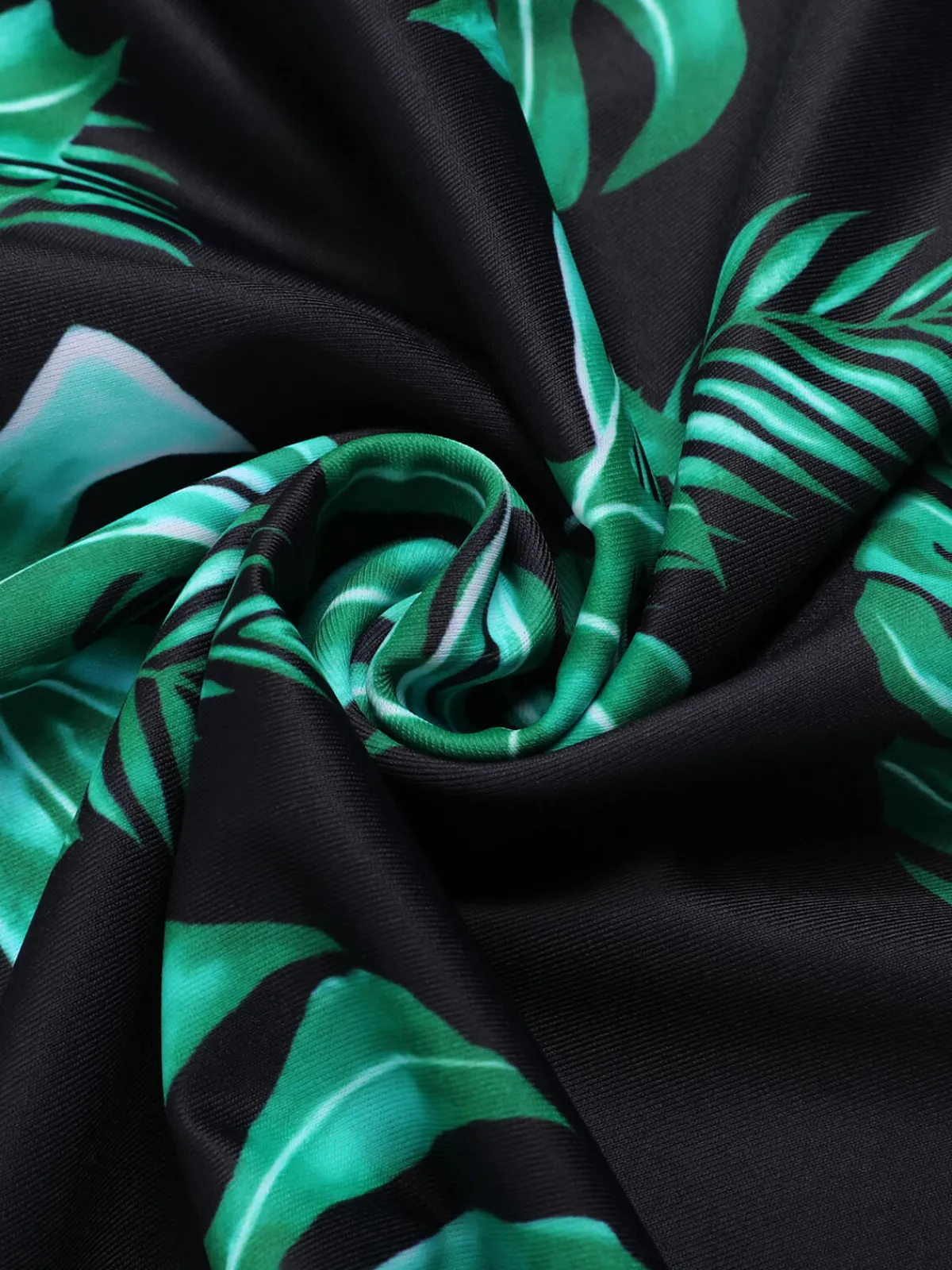 Online Retro Stage 1950s Tropical Skirted Swimsuit Black & Green