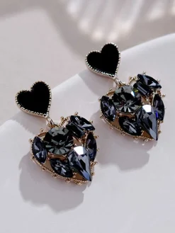 Discount Retro Stage Black Diamond Heart Earrings