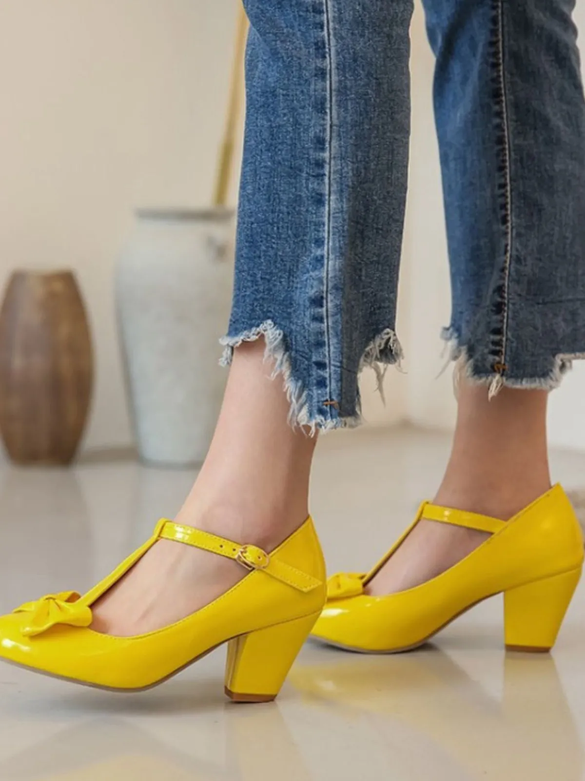 Online Retro Stage Bow Leather T-Strap Chunky Heel Shoes