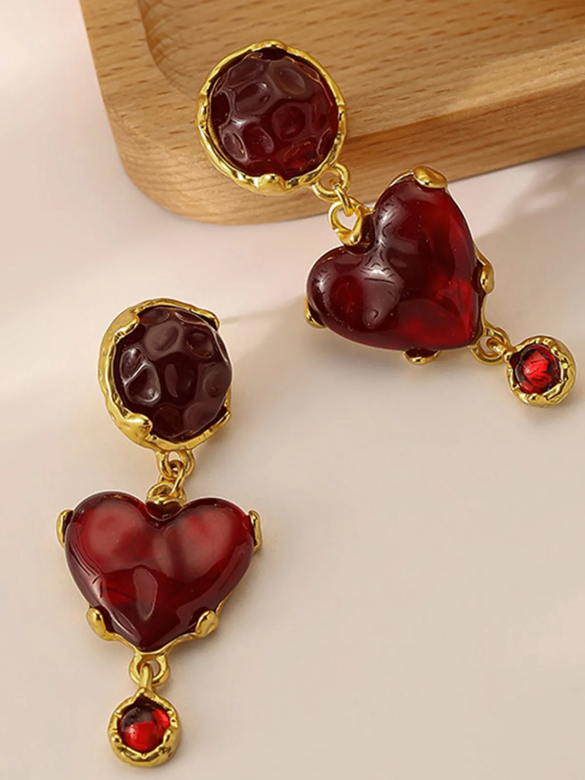 Discount Retro Stage Burgundy Heart Resin Vintage Earrings