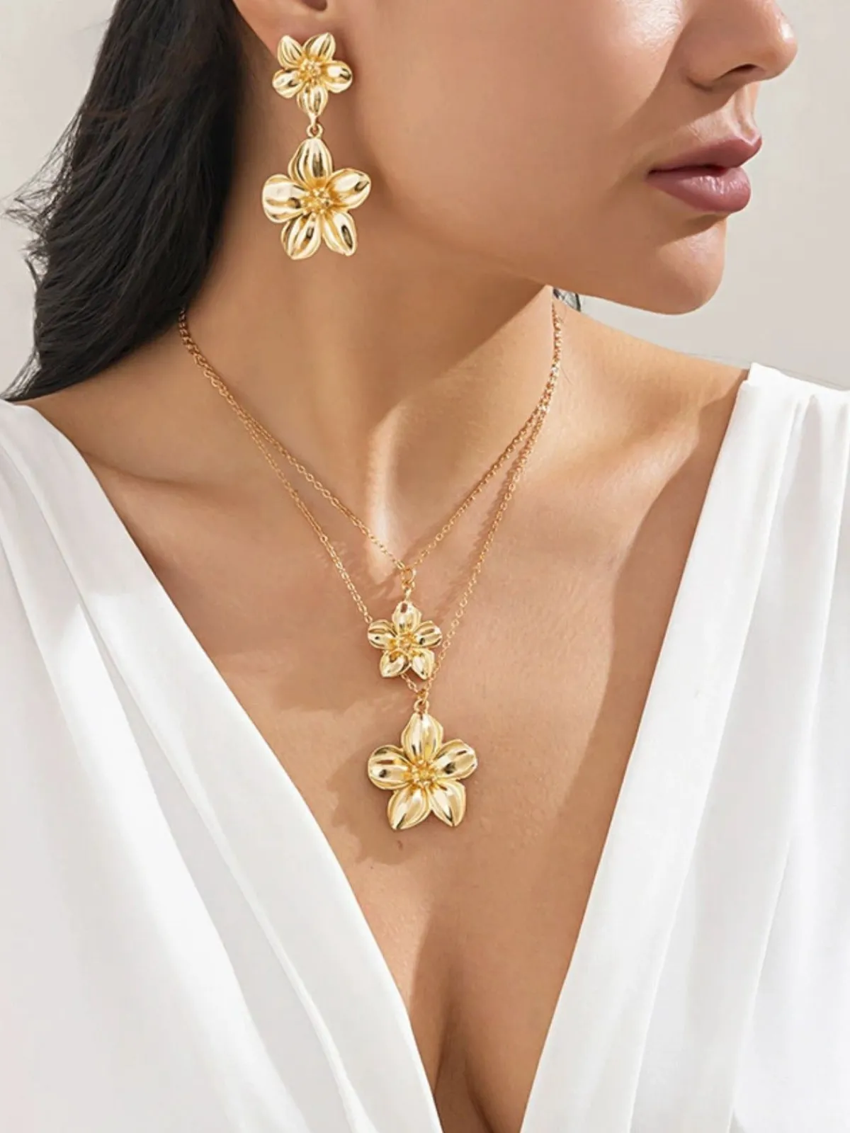 Online Retro Stage Floral Double Clavicle Necklace & Earrings Set