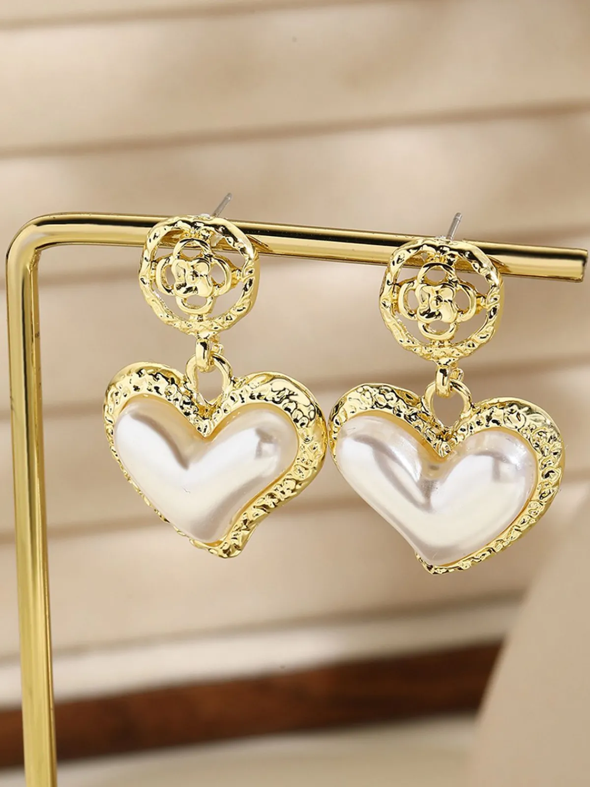 Clearance Retro Stage Gold Heart Pearl Drop Earrings