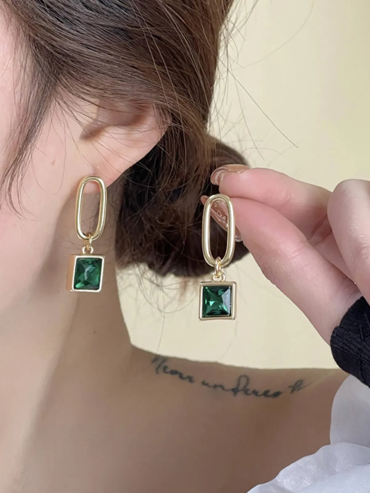 Clearance Retro Stage Green Vintage Geometric Cutout Earrings