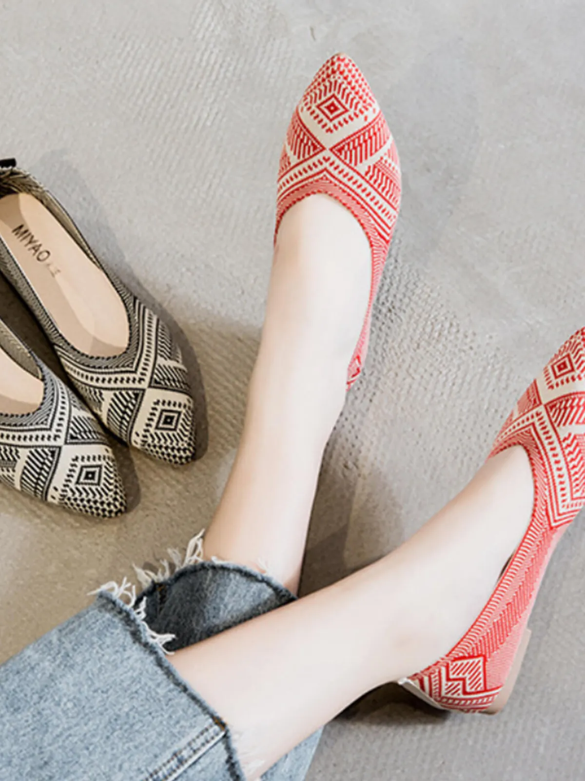 Hot Retro Stage Knitted Jacquard Pointed Flat Shoes
