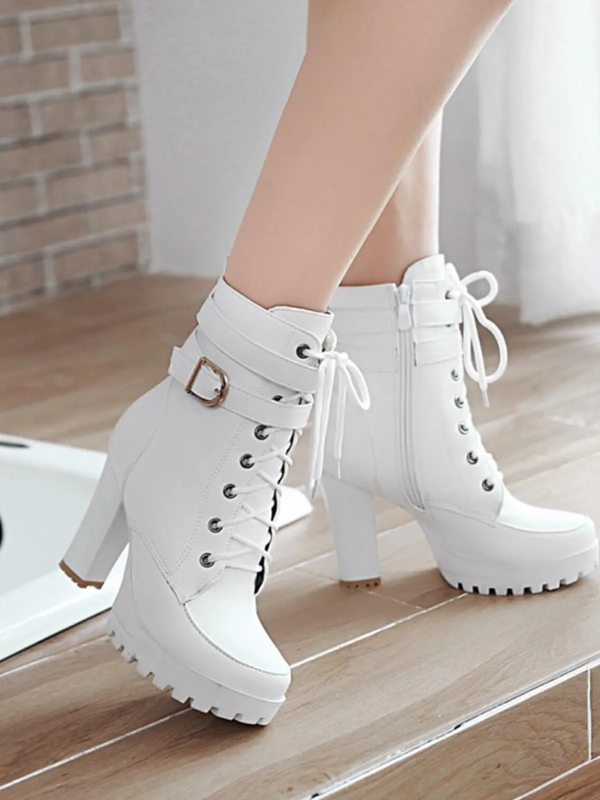 Discount Retro Stage Leather High Top Chunky Heel Martin Boots