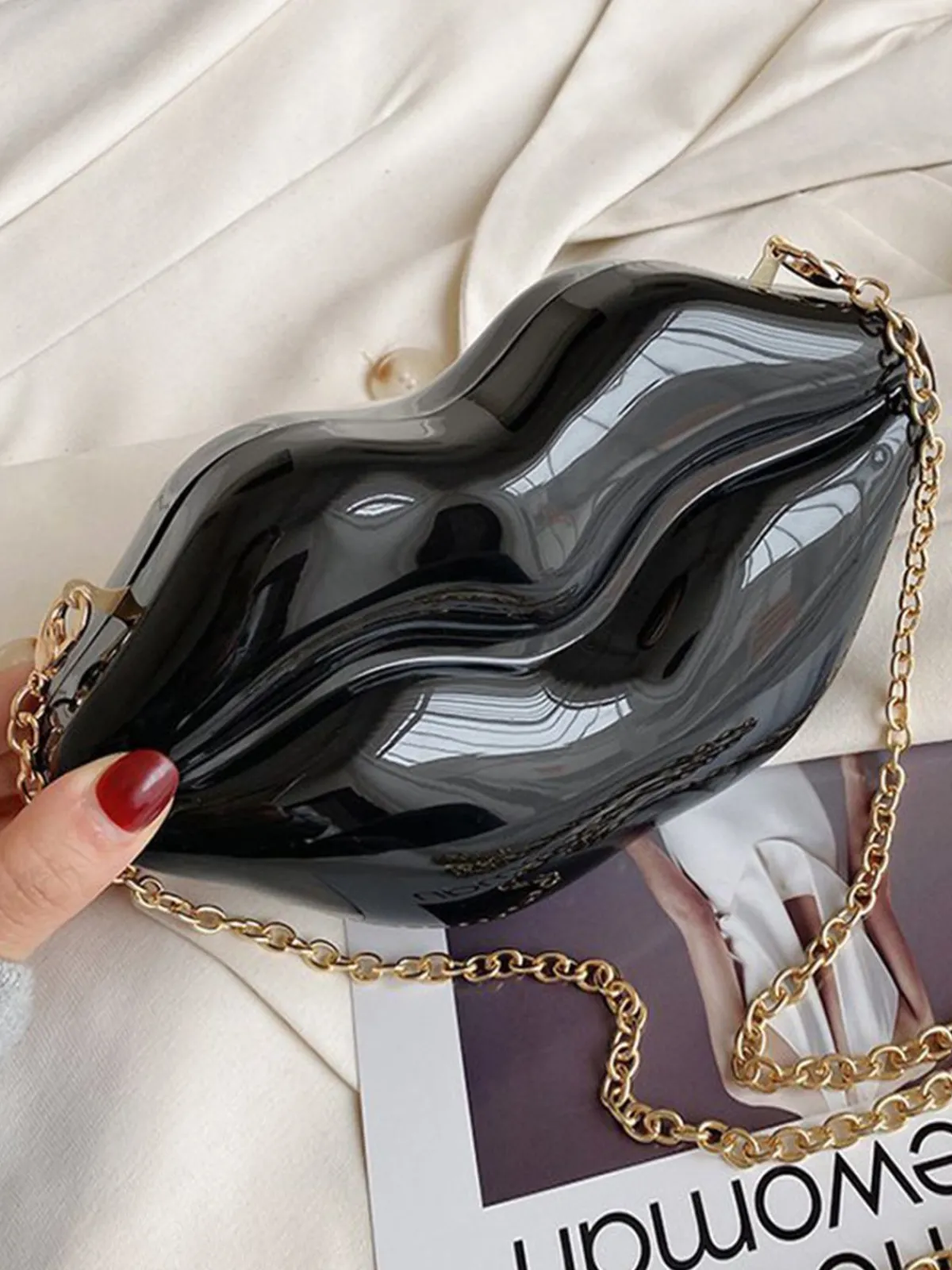 Fashion Retro Stage Lip-Shaped Metallic Shoulder Bag