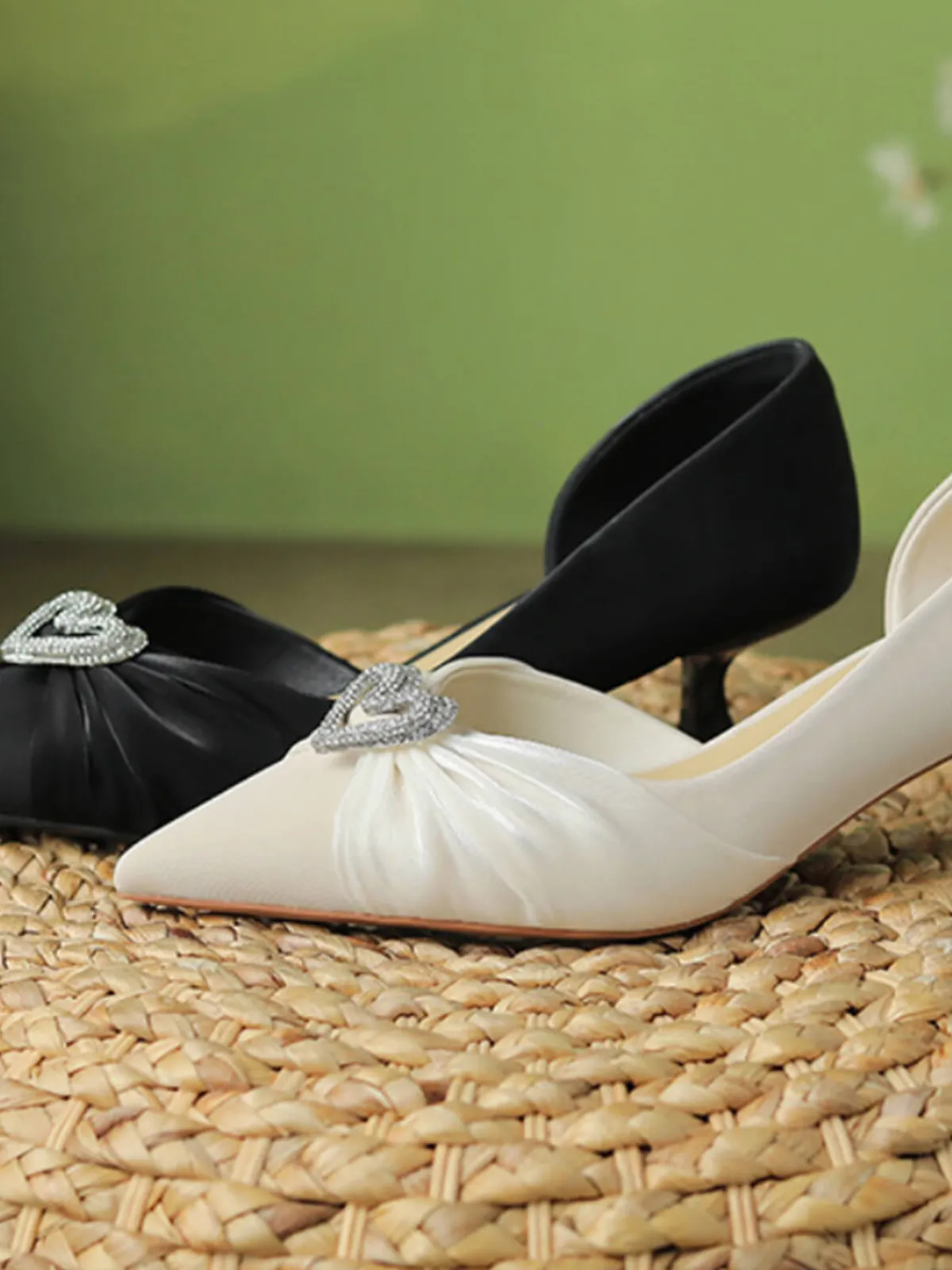Online Retro Stage Love Rhinestone Pointed Toe Stiletto Heel Shoes