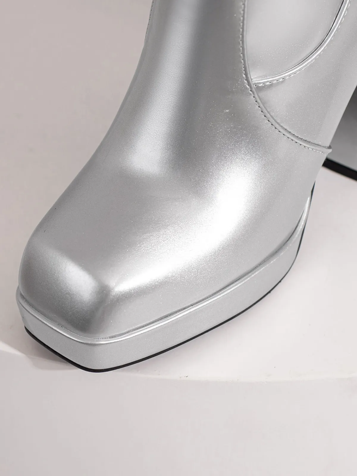Outlet Retro Stage Patent Leather Round Toe Solid High Heel Boots