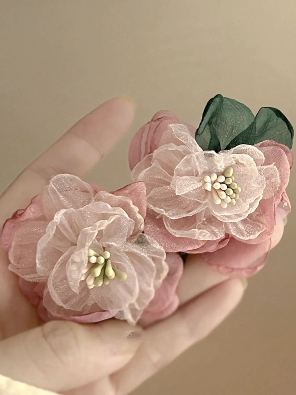 Fashion Retro Stage Pink Vintage 3D-Floral Earrings