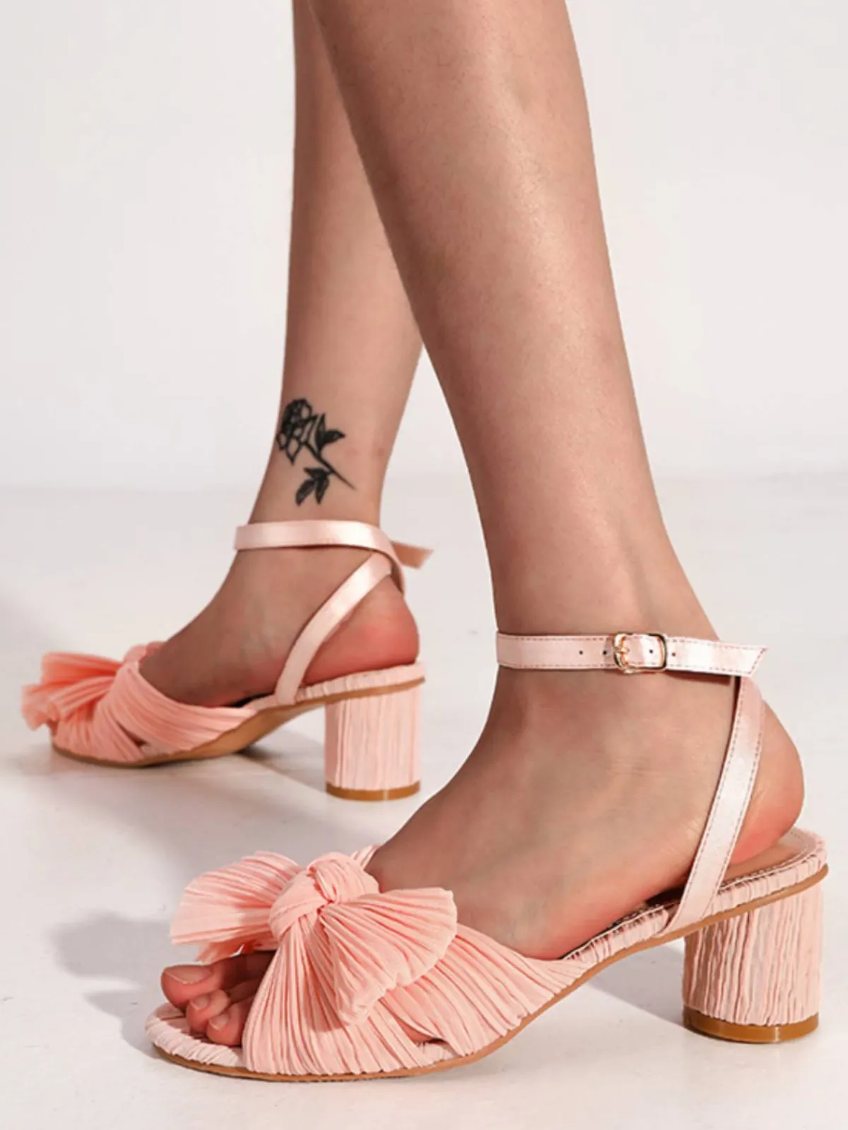 Discount Retro Stage Pleated Chiffon Bowknot Chunky Heels Sandals