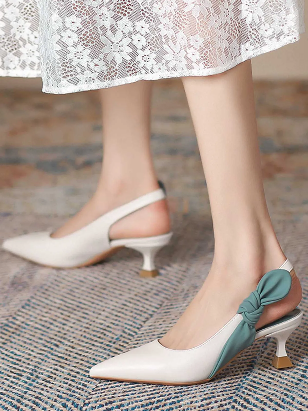 New Retro Stage Pointed-Toe Strappy Stiletto Sandals