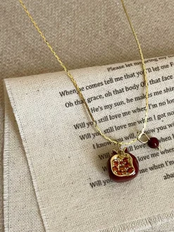 New Retro Stage Red Pomegranate Pendant Necklace