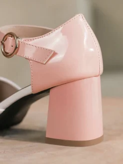 Discount Retro Stage Retro Ankle Strap High Heels Shoes