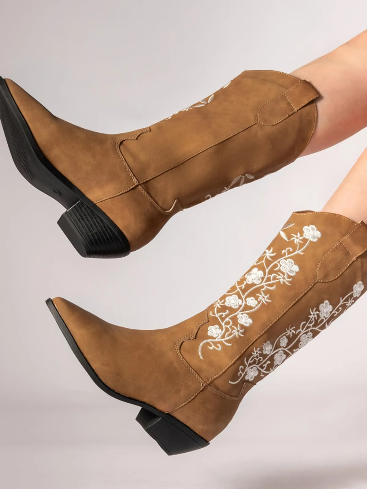 Hot Retro Stage Retro Embroidered Flower Leather Cowboy Boots Brown