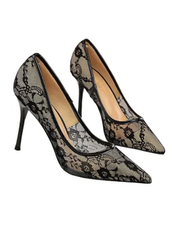 New Retro Stage Retro Floral Solid Lace Pointed Shoes