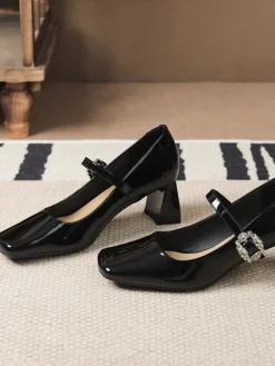 Fashion Retro Stage Retro Glossy Leather Chunky Heel Shoes