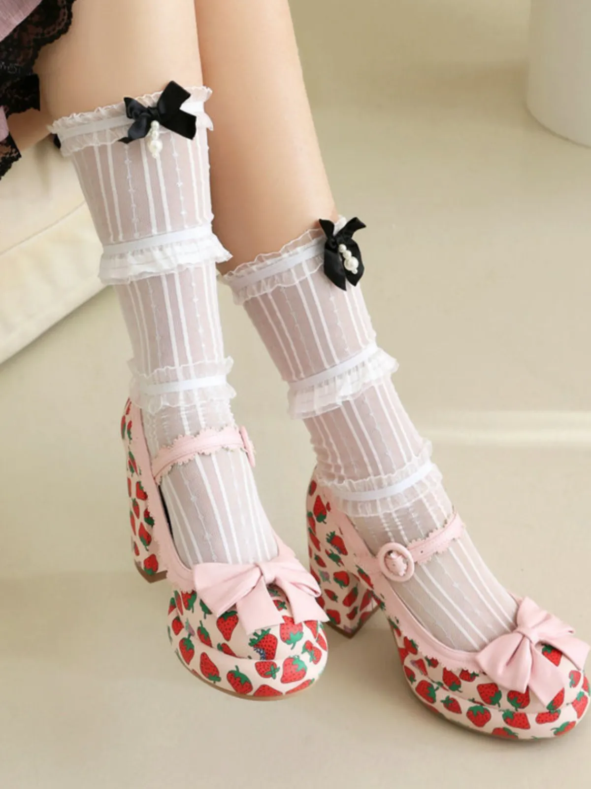 Outlet Retro Stage Retro Leather Strawberry Bow Chunky Heels
