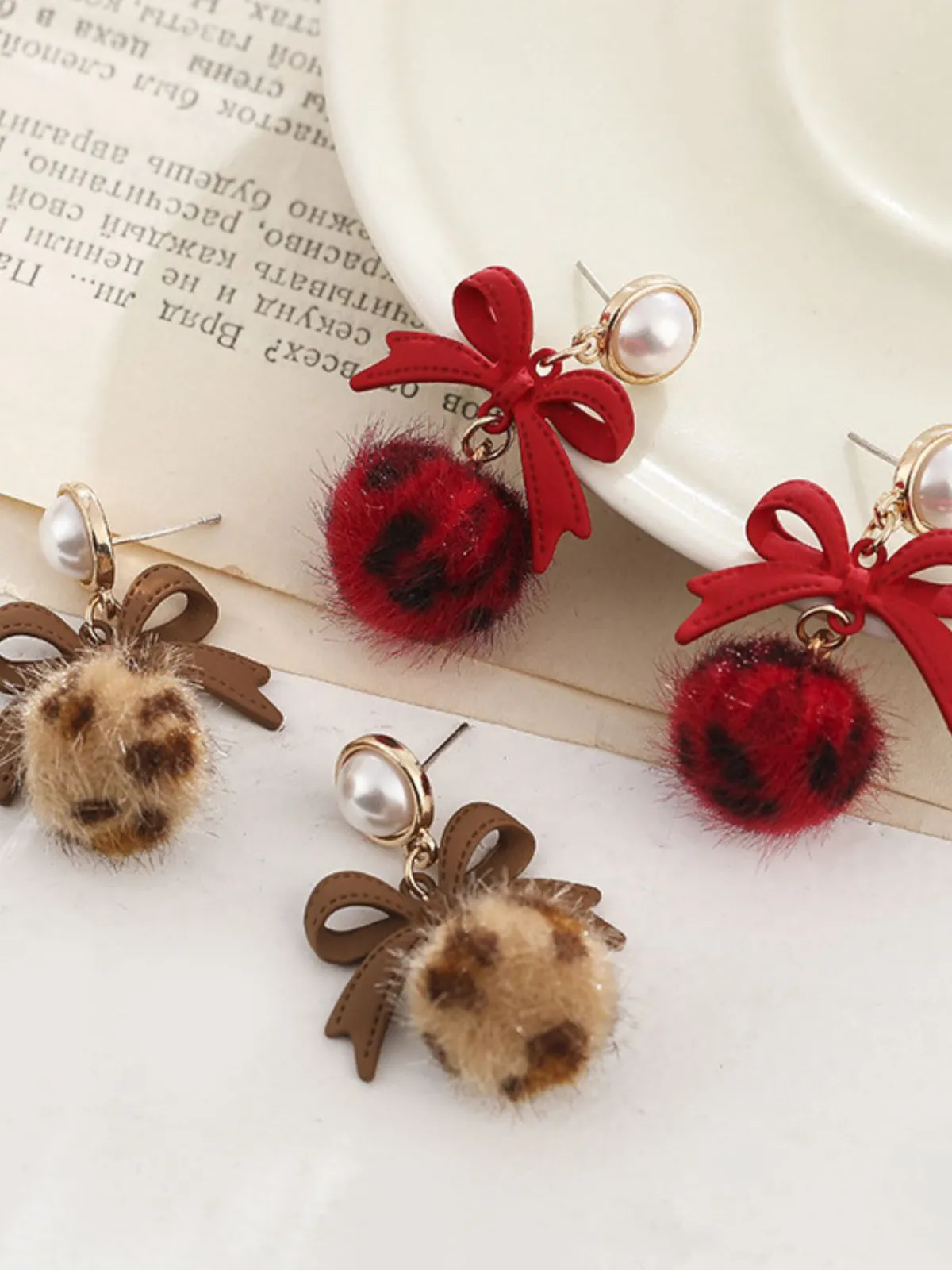 Clearance Retro Stage Retro Pearl Bow Leopard Earrings