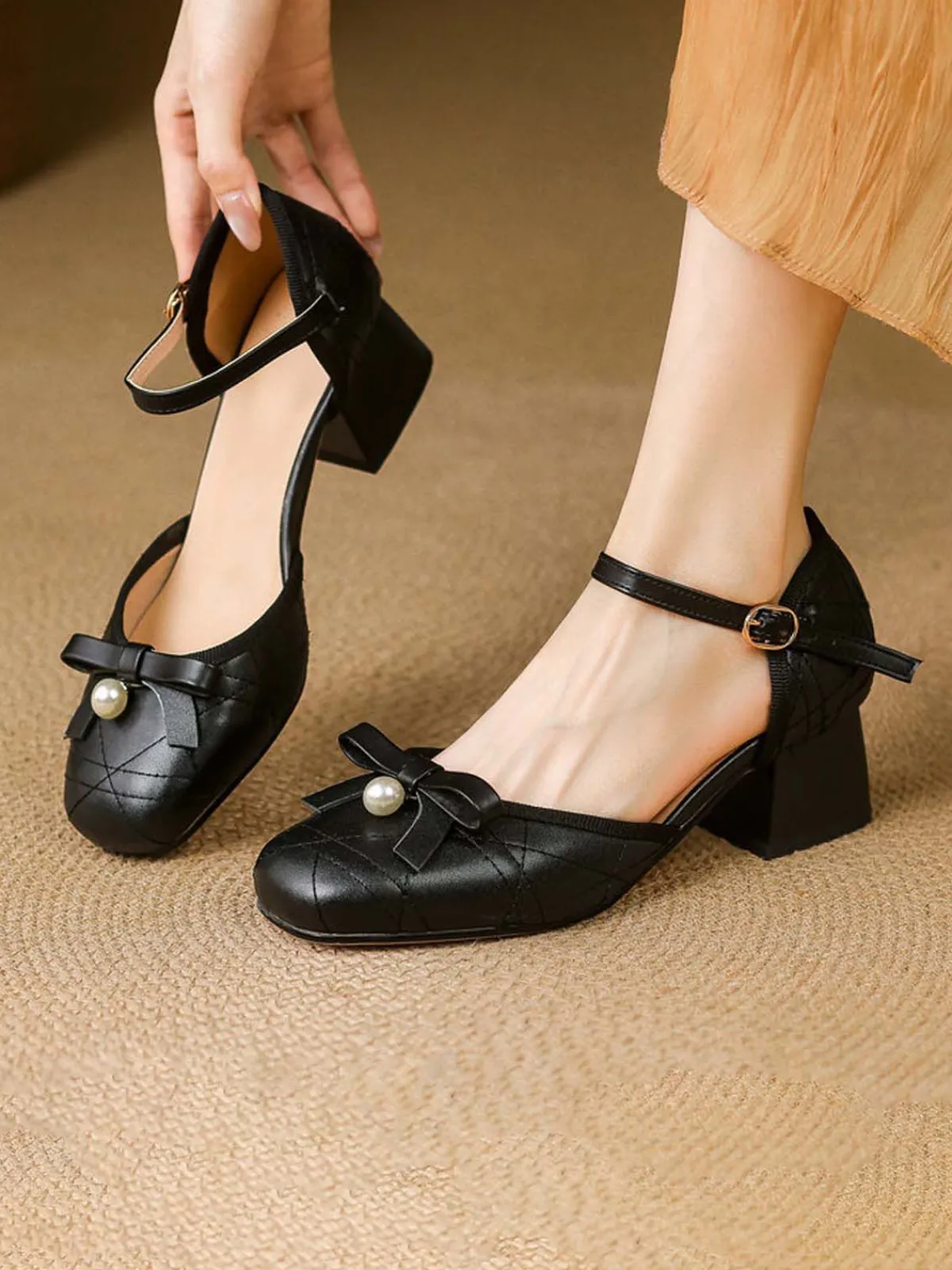 Hot Retro Stage Retro Pearl Bow Mary Jane Heels
