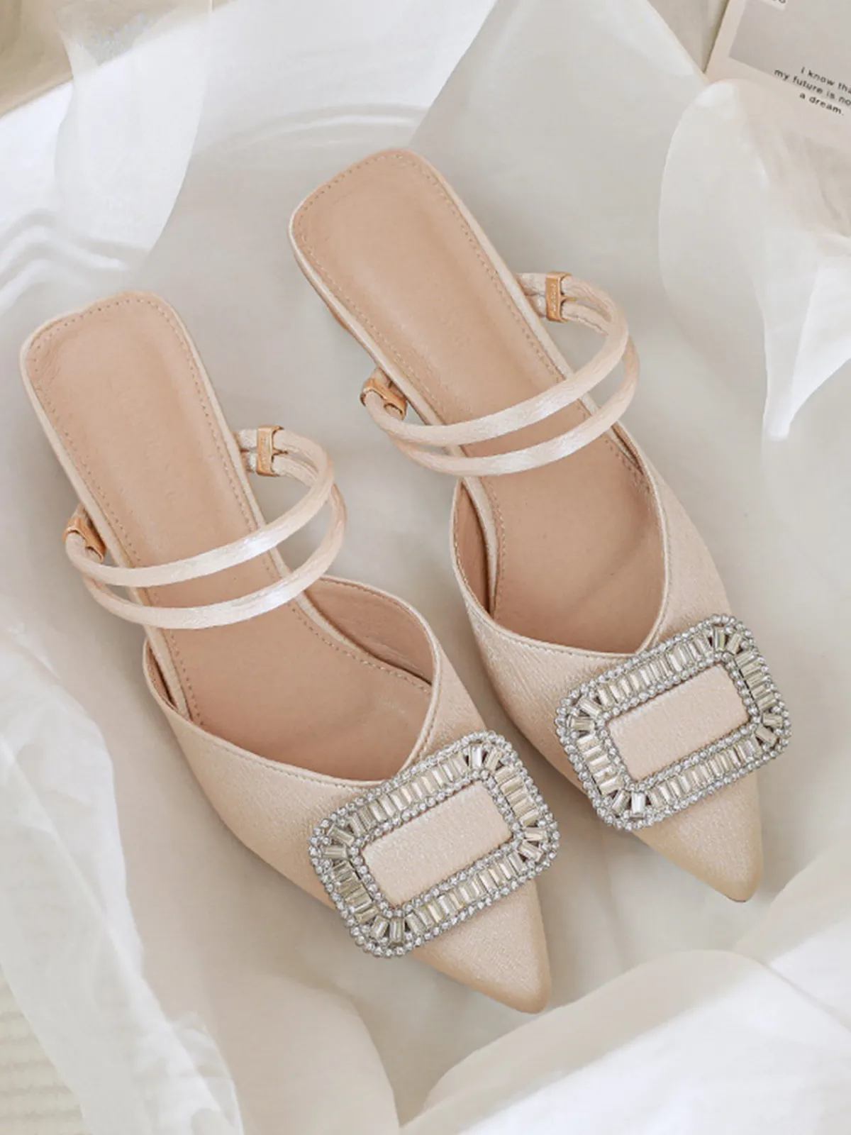 Hot Retro Stage Retro Pointed Toe Square Metal Buckle Sandals Champagne