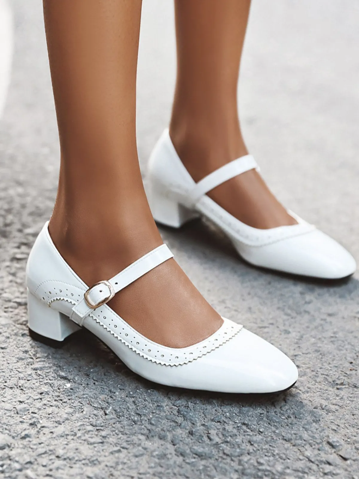 Online Retro Stage Retro PU Leather Solid Chunky Heels