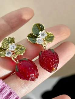 Best Retro Stage Retro Rhinestone Strawberry Dangle Earrings