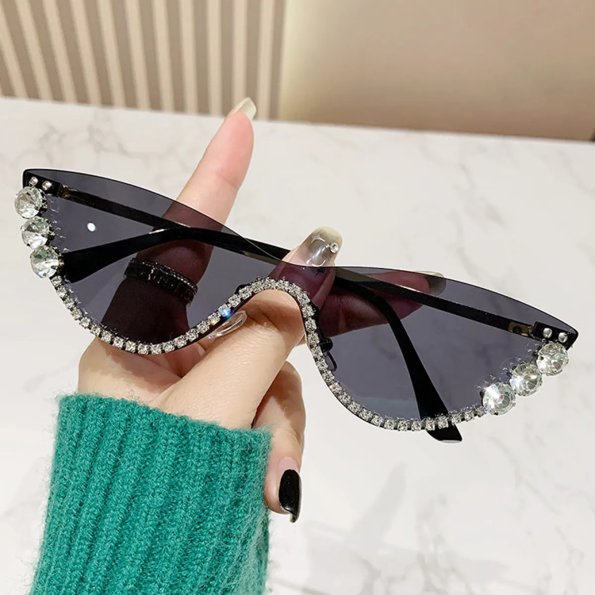 Fashion Retro Stage Retro Rhinestoned Cat Eye Sunglasses