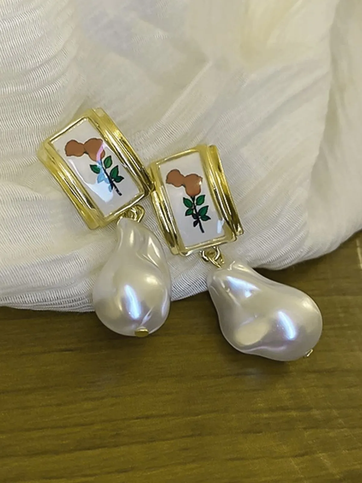 Clearance Retro Stage Rose Baroque Pearl Pendant Earrings