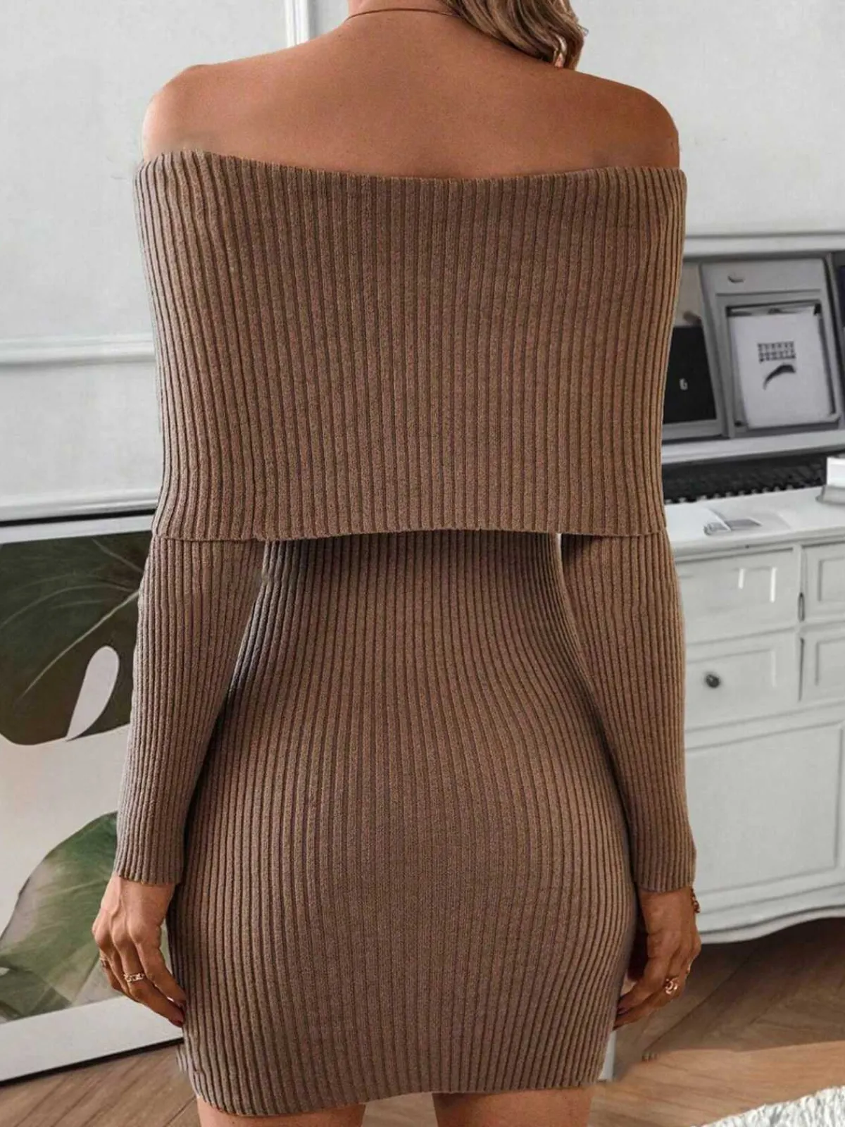 Clearance Retro Stage 1970s Solid Off-Shoulder Ribbed Knit Dress