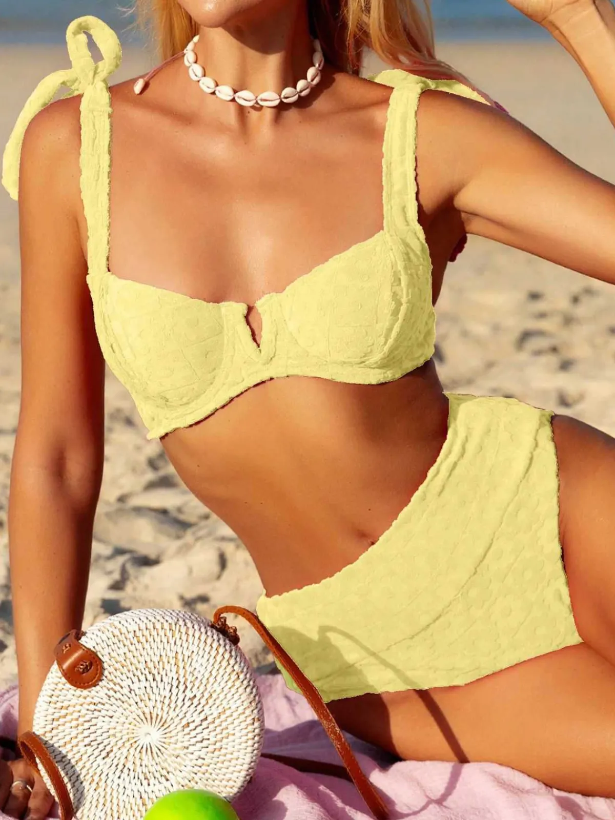 Discount Retro Stage 1950s Strap Floral Textured Solid Bikini Set