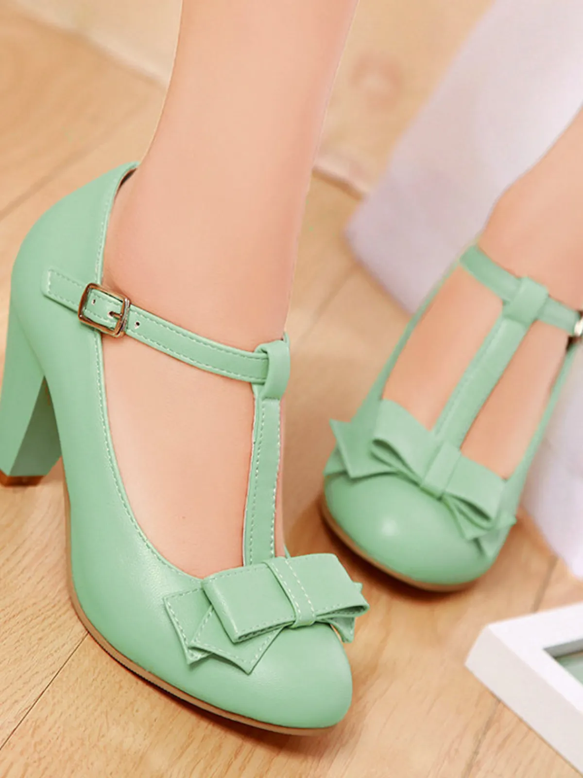 Sale Retro Stage Solid Leather Bowknot T-Strap Chunky Heels