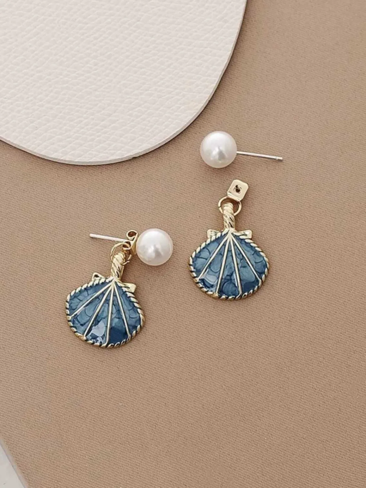 Hot Retro Stage Vintage Blue Shell Pearl Earrings