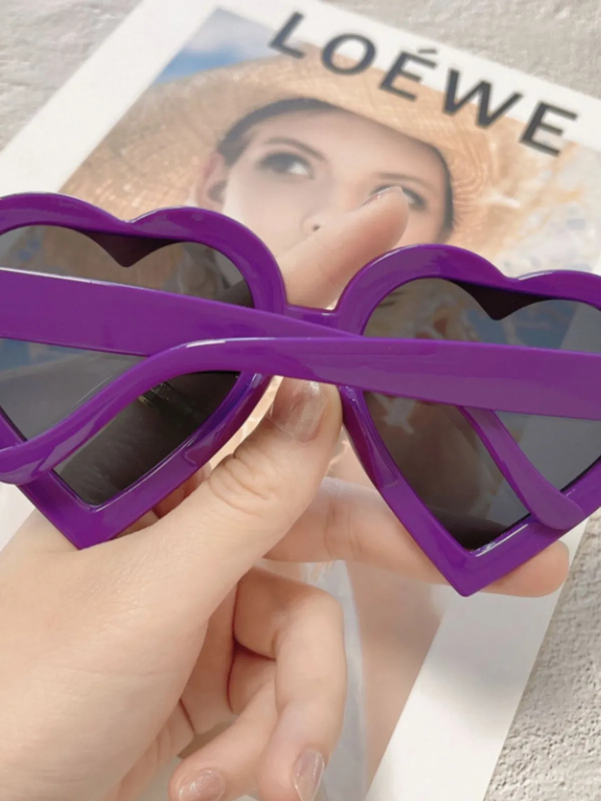 Outlet Retro Stage Vintage Curved Heart Frame Sunglasses