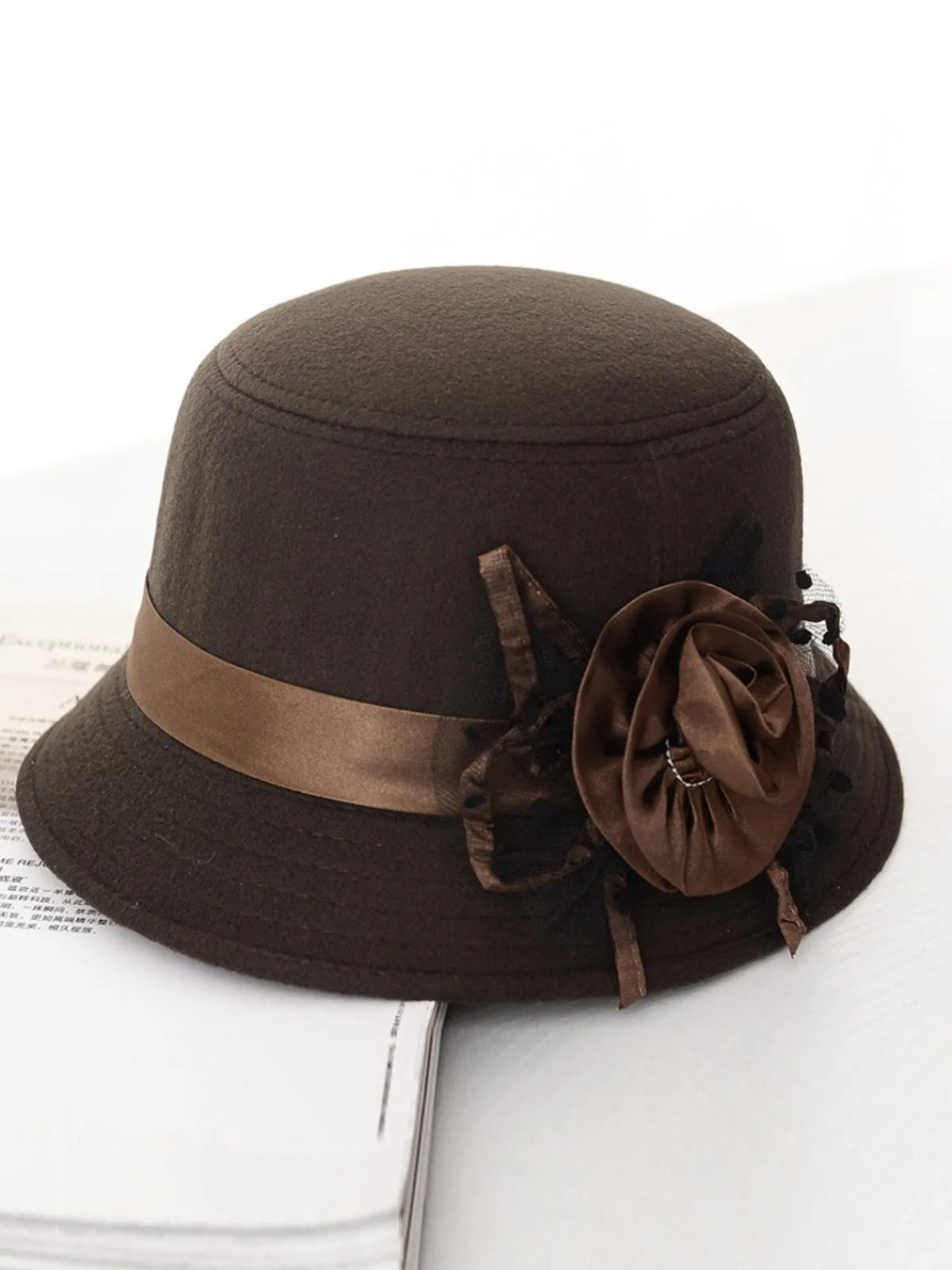 Online Retro Stage Vintage Dots Sheer Floral Felt Cloche Hat