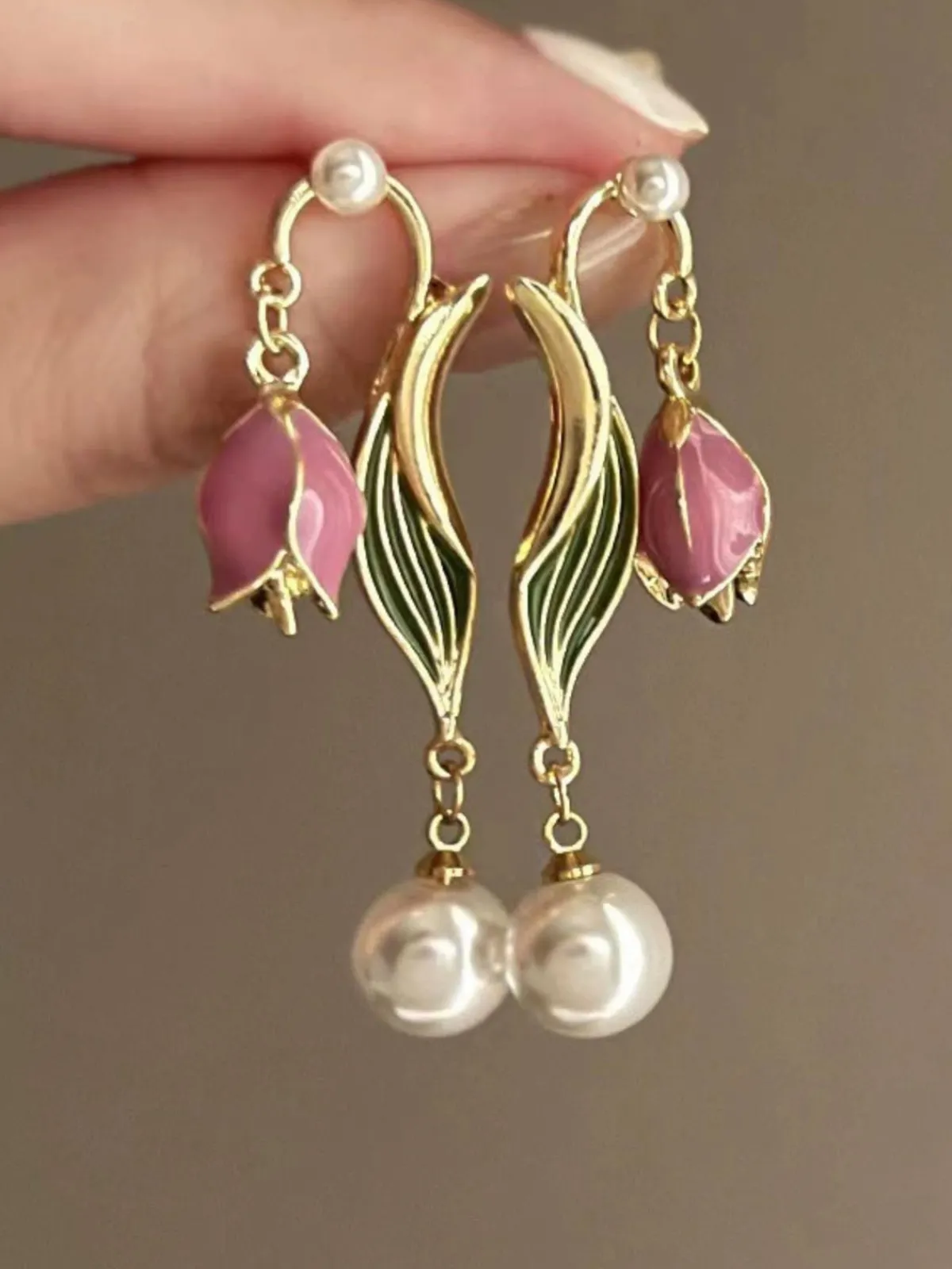 Fashion Retro Stage Vintage Gold Edge Tulip Pearl Earrings