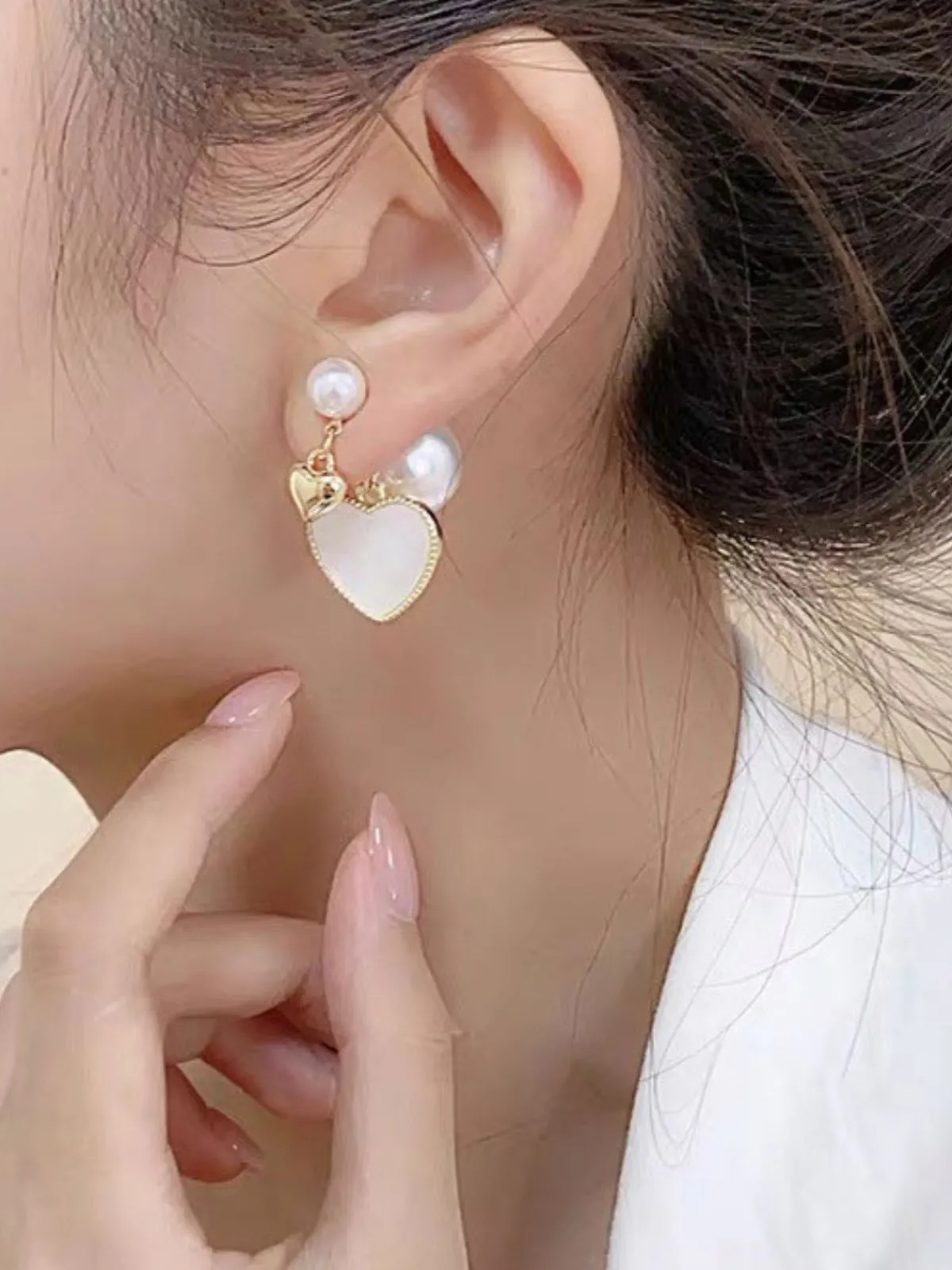 Clearance Retro Stage Vintage Gold Edged Pearl Heart Earrings