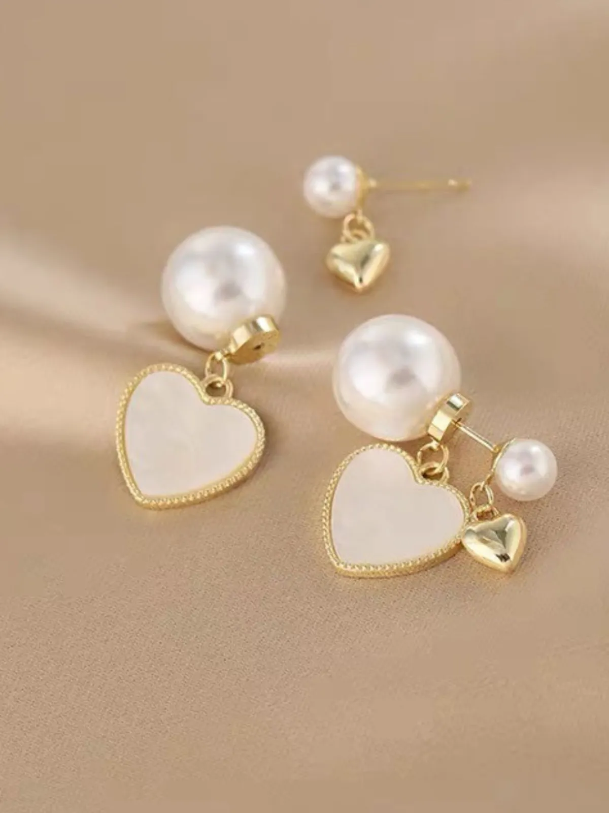 Clearance Retro Stage Vintage Gold Edged Pearl Heart Earrings