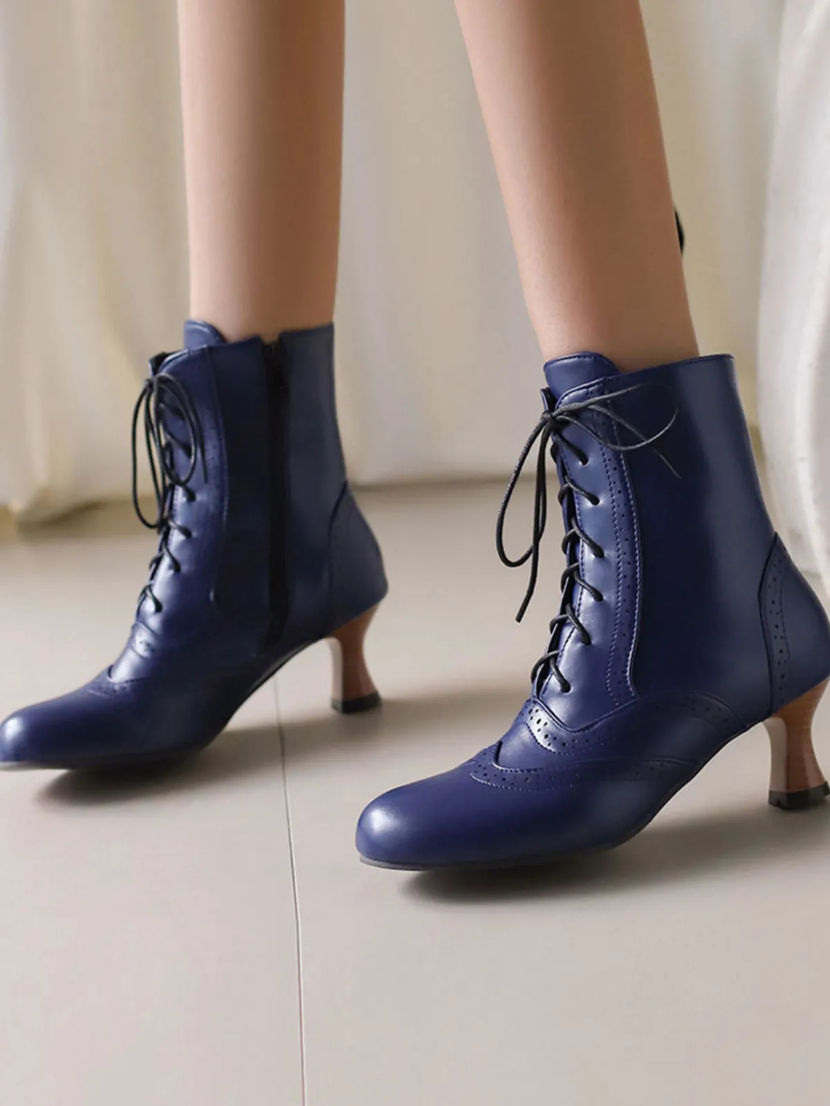 Online Retro Stage Vintage Leather Solid Kitten Heel Boots