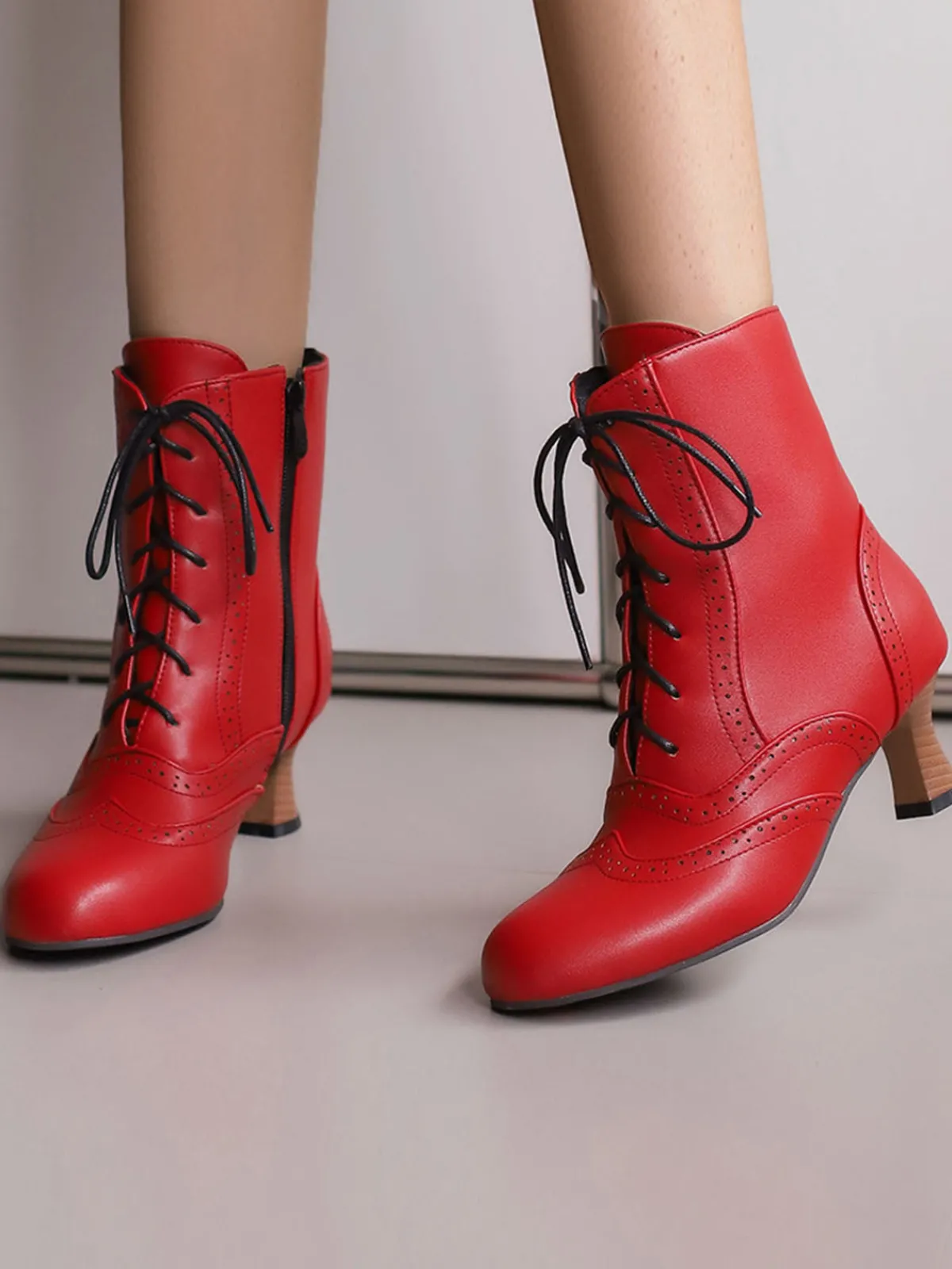 Online Retro Stage Vintage Leather Solid Kitten Heel Boots
