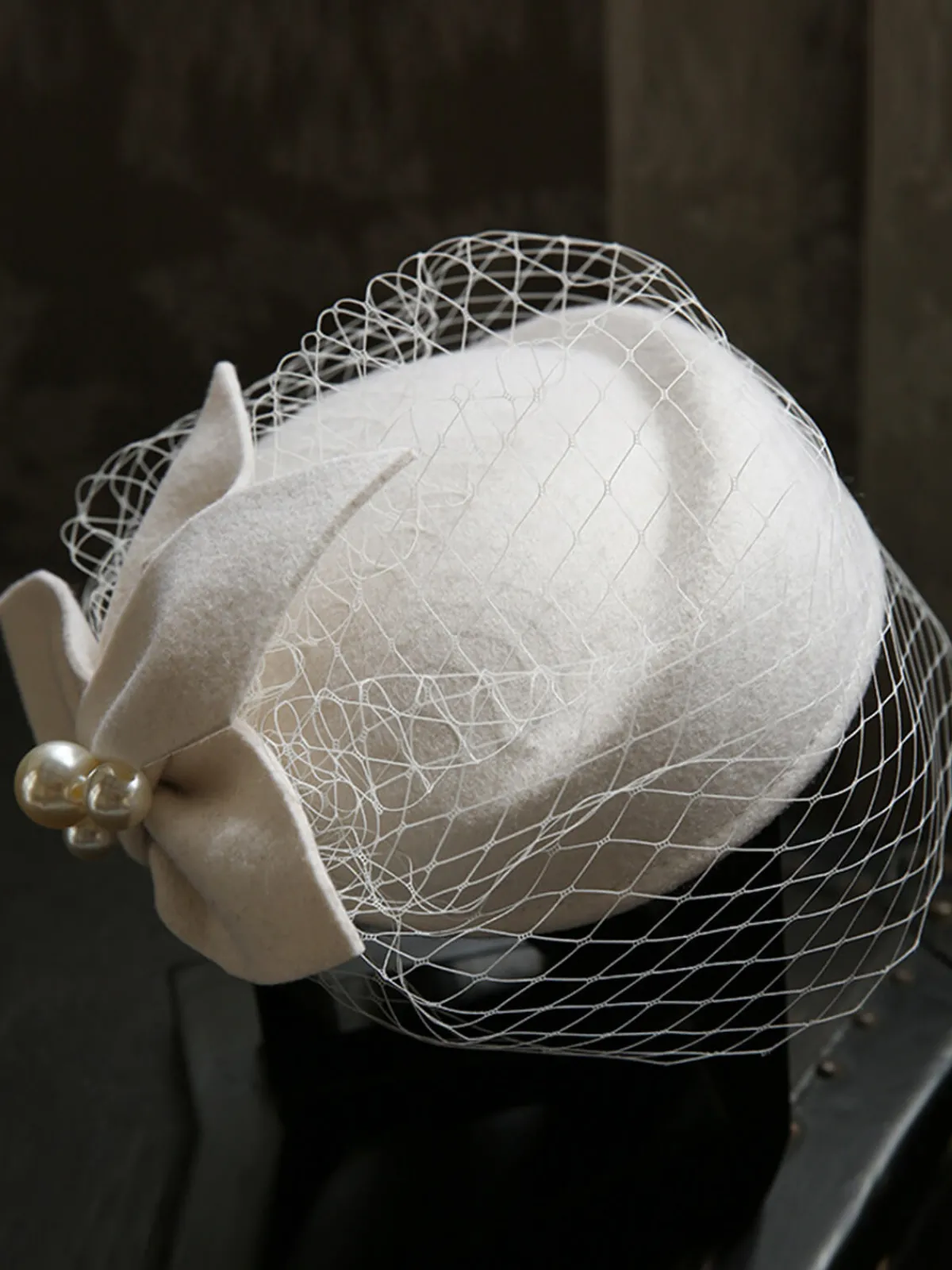 Fashion Retro Stage Vintage Pearl Decor Mesh Berets Woolen Hat