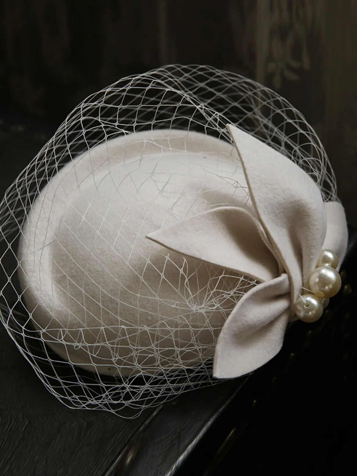 Fashion Retro Stage Vintage Pearl Decor Mesh Berets Woolen Hat
