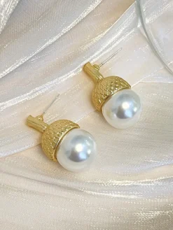 Hot Retro Stage Vintage Pearl Pinecone Stud Earrings
