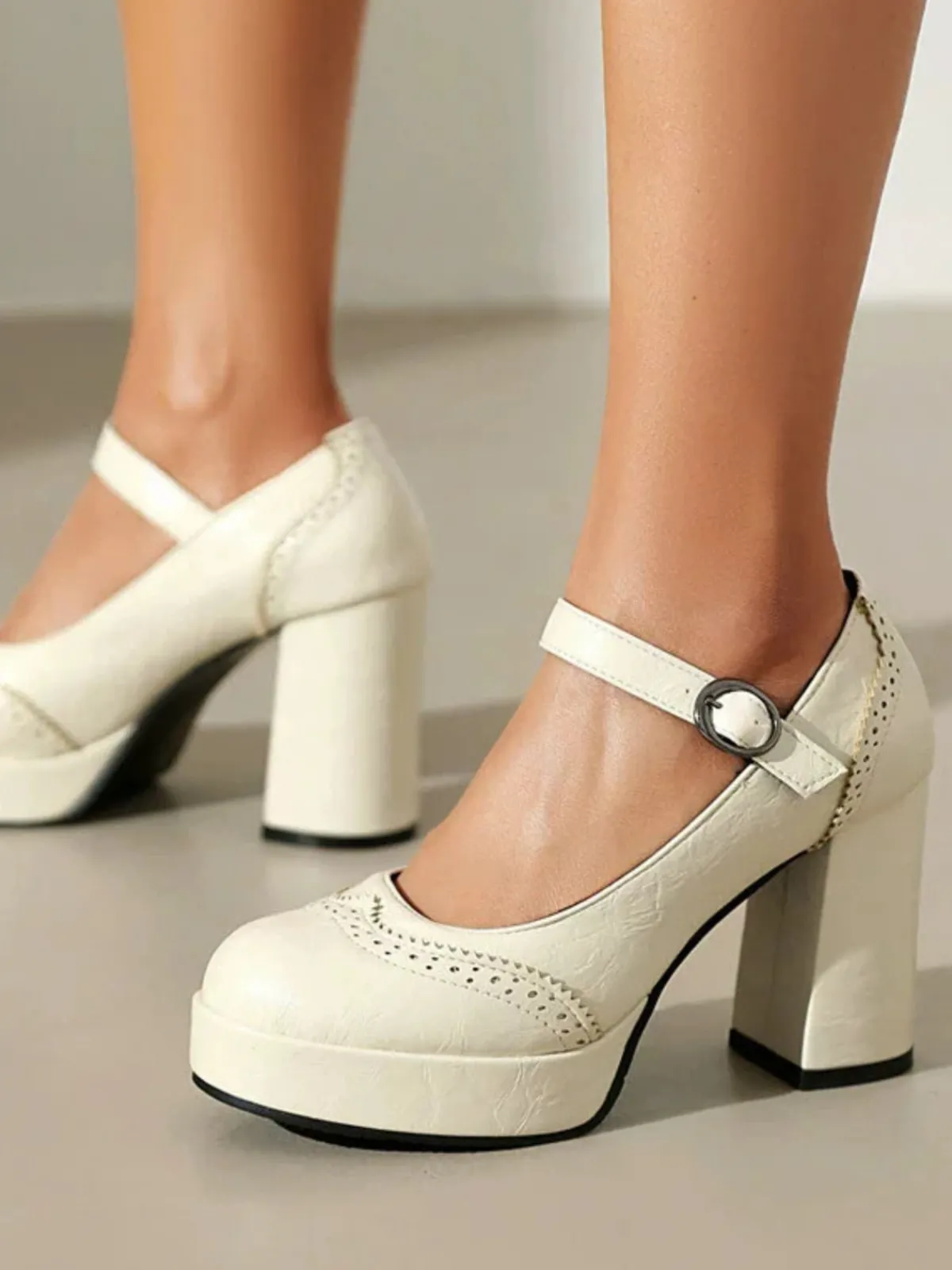Online Retro Stage Vintage Solid Round Toe Buckle Chunky Heels