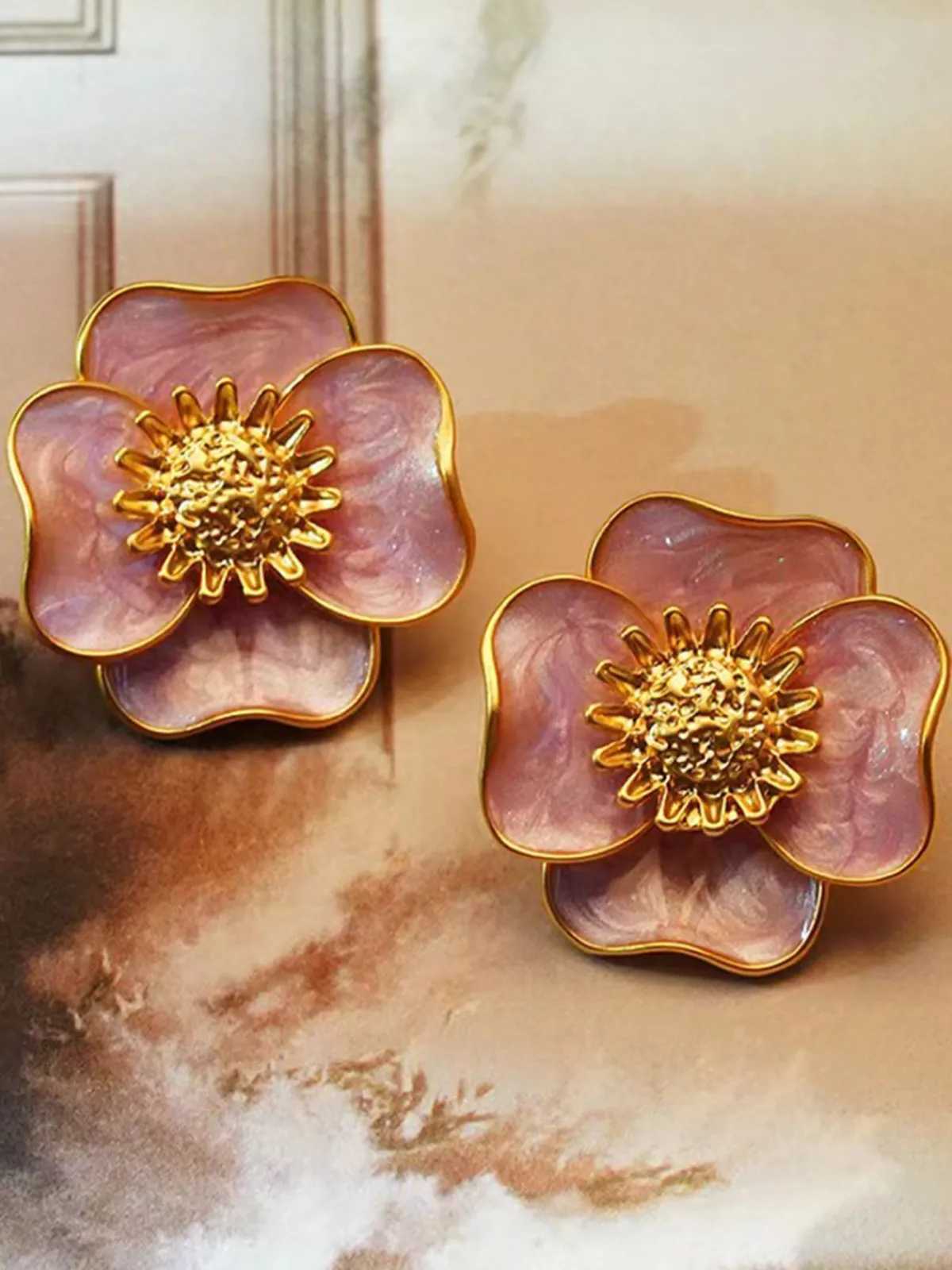 Outlet Retro Stage Vintage Violet Petal Alloy Earrings