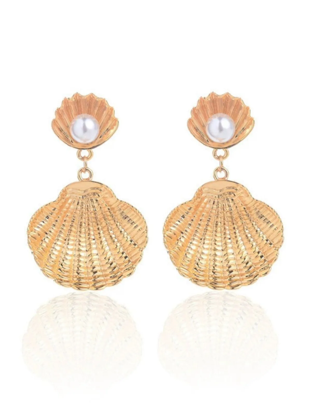 Hot Retro Stage White Pearl Shell Earrings