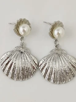 Hot Retro Stage White Pearl Shell Earrings