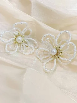 Clearance Retro Stage White Retro Beading Flower Hollow Stud Earrings